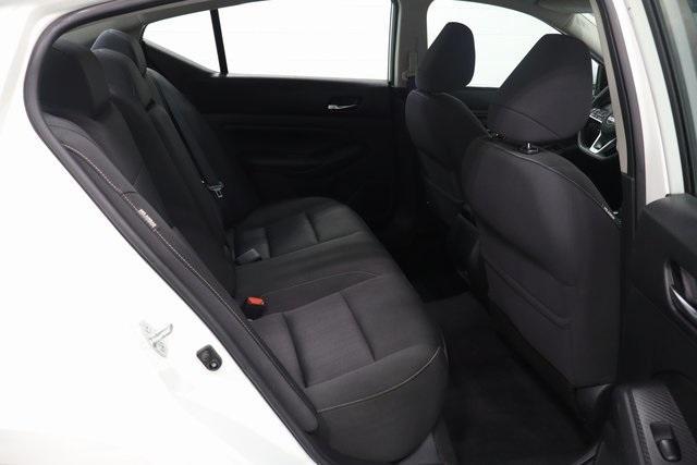 Photo of 2020 Glacier White Nissan Altima