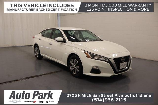Photo of 2020 Glacier White Nissan Altima