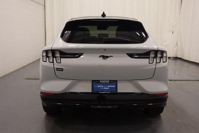 Photo of 2022 White Metallic Ford Mustang Mach-E