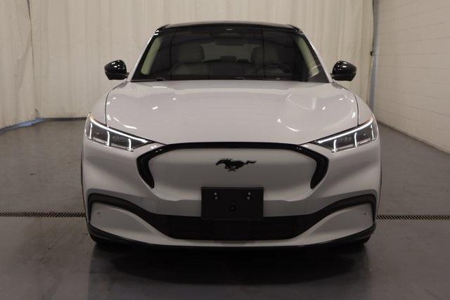 Photo of 2022 White Metallic Ford Mustang Mach-E