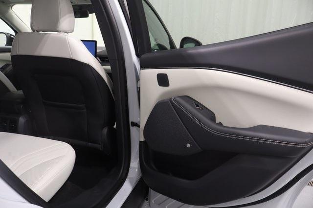 Photo of 2022 White Metallic Ford Mustang Mach-E