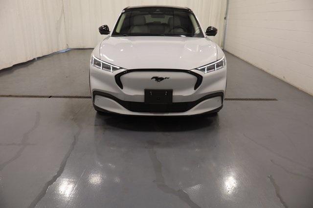 Photo of 2022 White Metallic Ford Mustang Mach-E