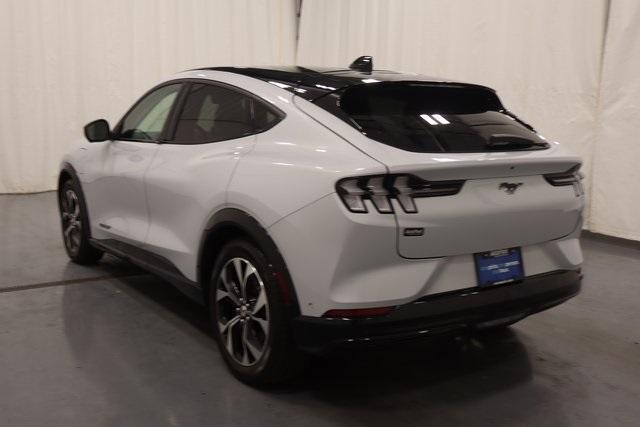 Photo of 2022 White Metallic Ford Mustang Mach-E