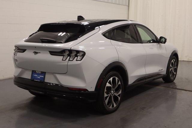 Photo of 2022 White Metallic Ford Mustang Mach-E