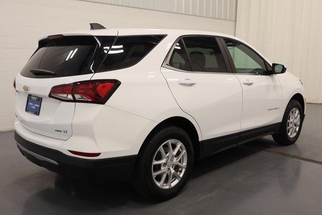 Photo of 2024 Summit White Chevrolet Equinox