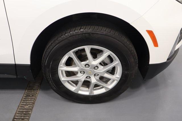 Photo of 2024 Summit White Chevrolet Equinox