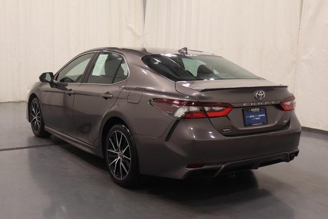Photo of 2023 Gray Toyota Camry