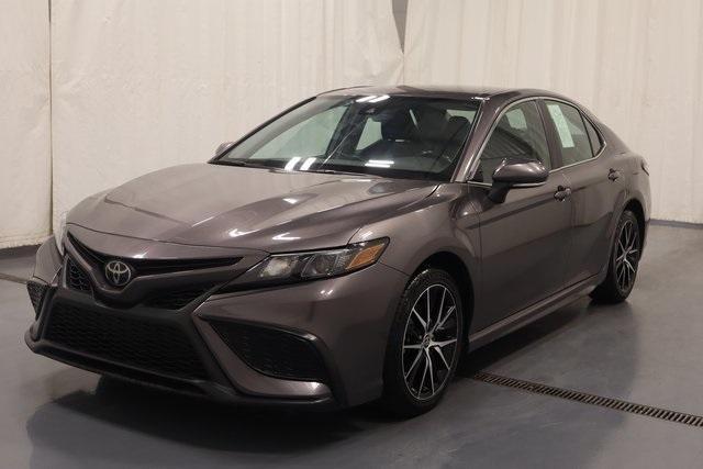 Photo of 2023 Gray Toyota Camry
