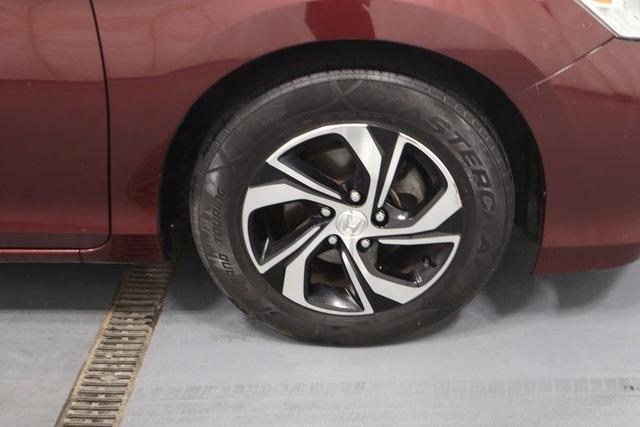 Photo of 2017 San Marino Red Honda Accord