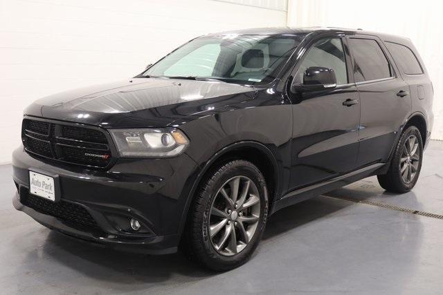 Photo of 2017 DB Black Crystal Clearcoat Dodge Durango