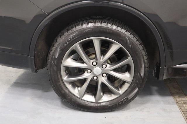 Photo of 2017 DB Black Crystal Clearcoat Dodge Durango