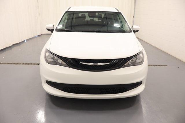 Photo of 2023 Bright White Clearcoat Chrysler Voyager