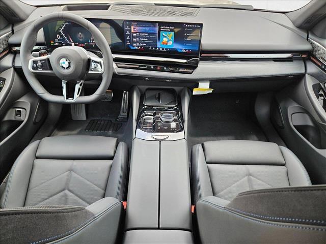 Photo of 2026 Oxide Grey Metallic BMW 530