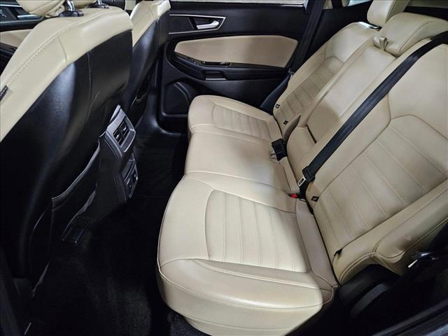 Photo of 2018 Magnetic Metallic Ford Edge