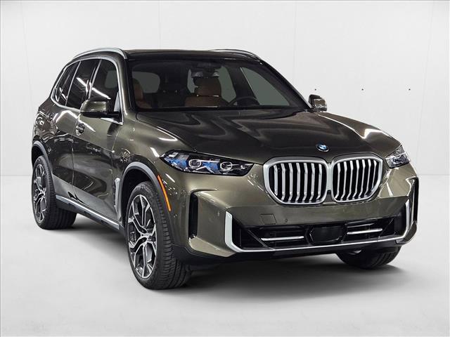 Photo of 2026 Manhattan Green Metallic BMW X5