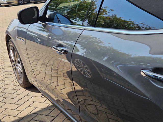Photo of 2018 Grigio Maserati Ghibli