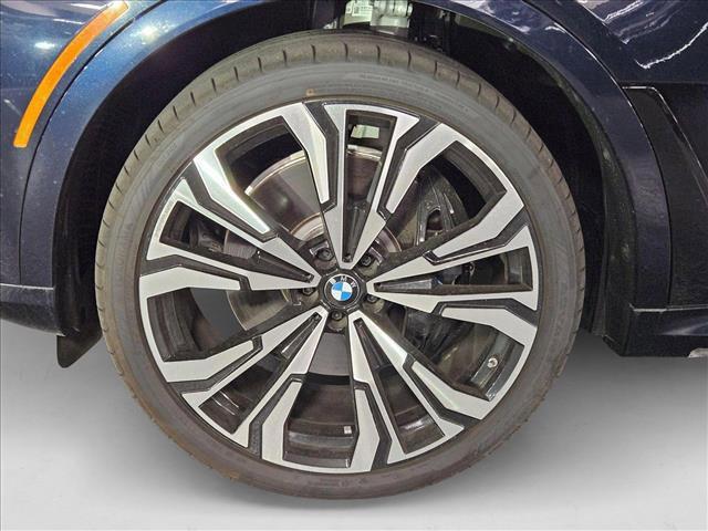 Photo of 2025 Carbon Black Metallic BMW X7