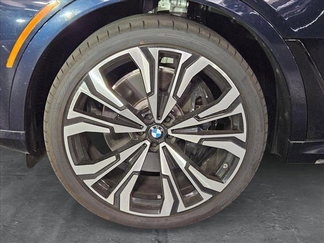 Photo of 2025 Carbon Black Metallic BMW X7