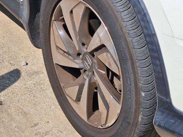 Photo of 2015 White Diamond Pearl Honda CR-V
