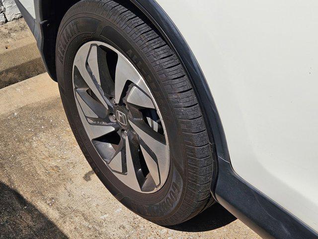 Photo of 2015 White Diamond Pearl Honda CR-V