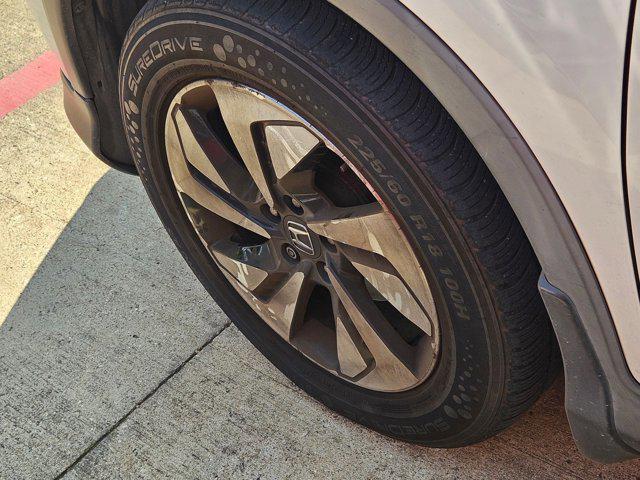 Photo of 2015 White Diamond Pearl Honda CR-V