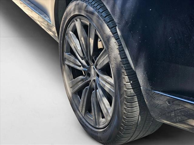 Photo of 2023 Black Land Rover Range Rover