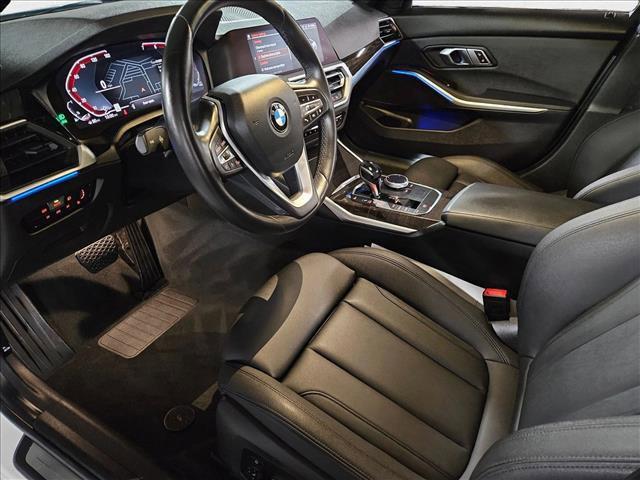 Photo of 2019 Alpine White BMW 330
