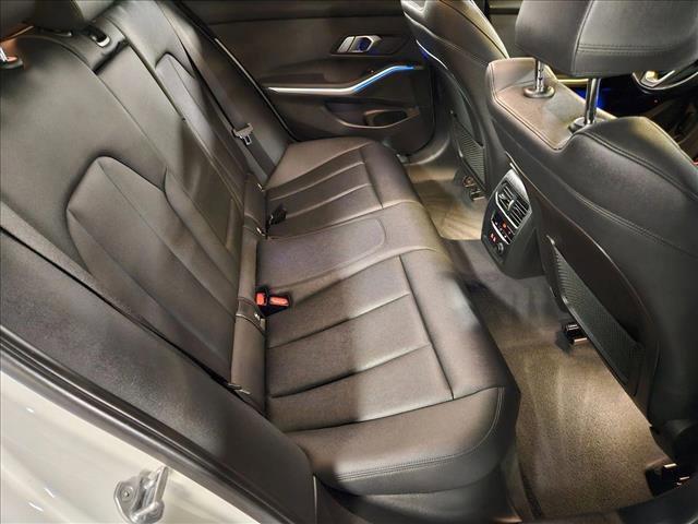Photo of 2019 Alpine White BMW 330