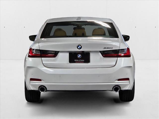 Photo of 2025 Mineral White Metallic BMW 330