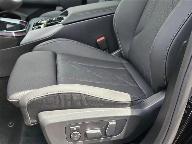 Photo of 2025 Black Sapphire Metallic BMW X3