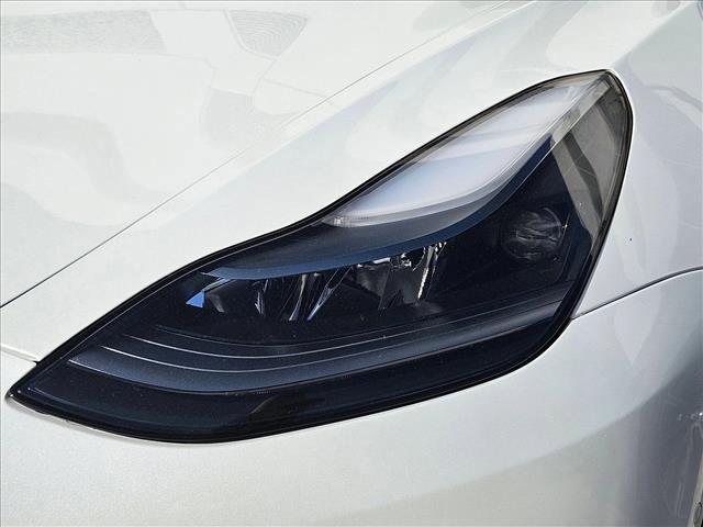 Photo of 2022 Pearl White Multi-Coat Tesla Model 3