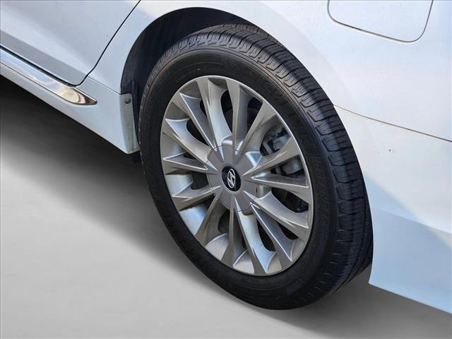 Photo of 2015 Quartz White Pearl Hyundai SONATA