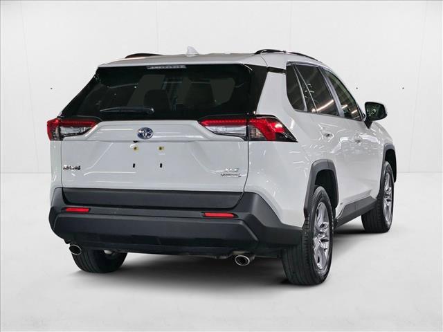 Photo of 2022 White Toyota RAV4 Hybrid
