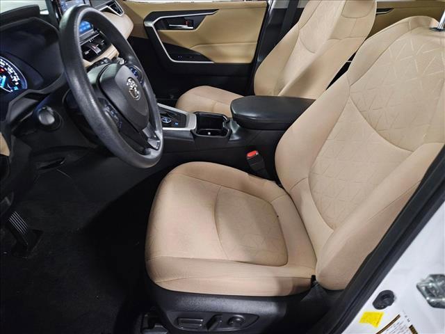 Photo of 2022 White Toyota RAV4 Hybrid