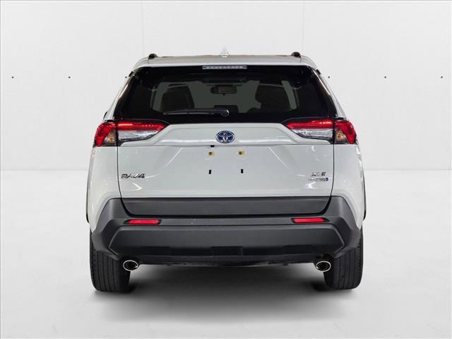 Photo of 2022 White Toyota RAV4 Hybrid