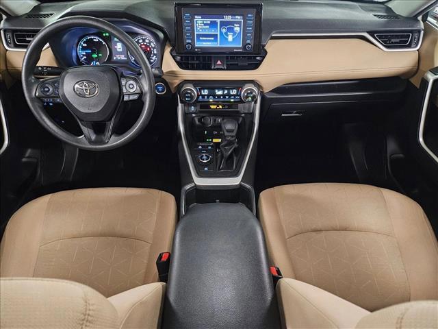 Photo of 2022 White Toyota RAV4 Hybrid