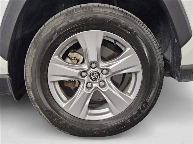 Photo of 2022 White Toyota RAV4 Hybrid