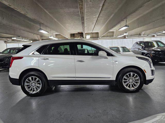 Photo of 2019 Crystal White Tricoat Cadillac XT5