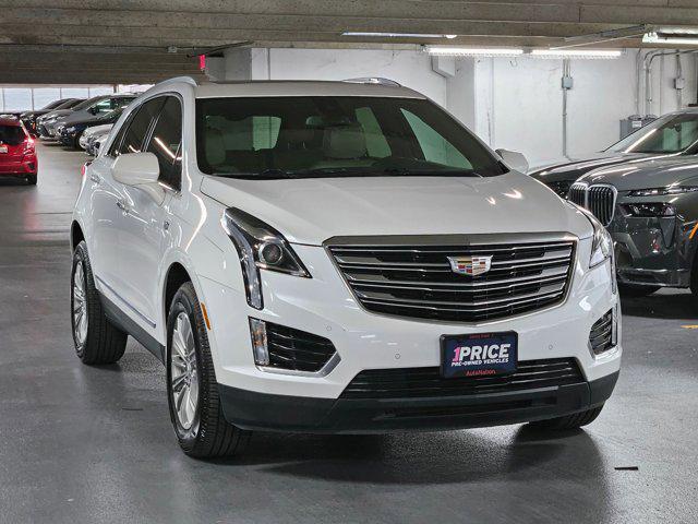 Photo of 2019 Crystal White Tricoat Cadillac XT5