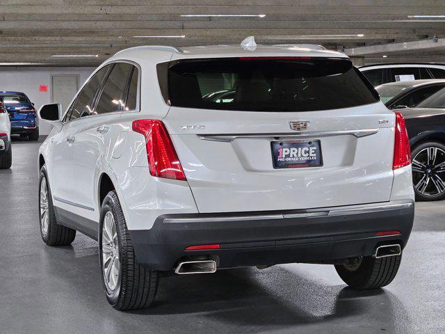 Photo of 2019 Crystal White Tricoat Cadillac XT5