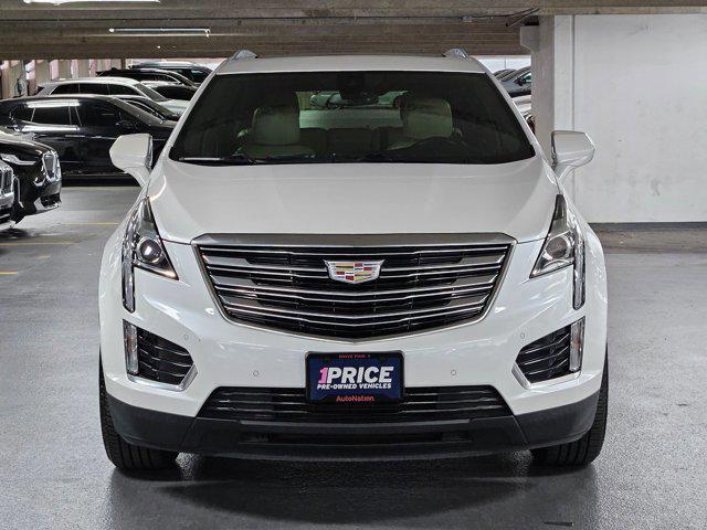 Photo of 2019 Crystal White Tricoat Cadillac XT5