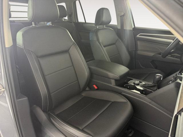 Photo of 2023 Pyrite Silver Metallic Volkswagen Atlas