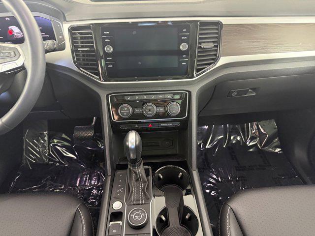 Photo of 2023 Pyrite Silver Metallic Volkswagen Atlas