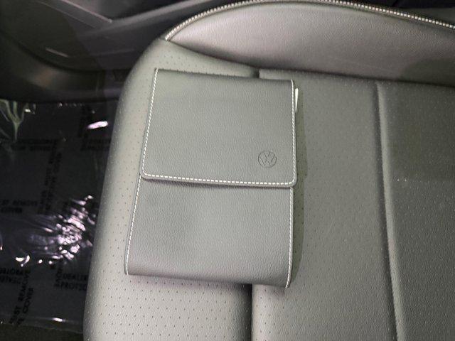 Photo of 2023 Pyrite Silver Metallic Volkswagen Atlas