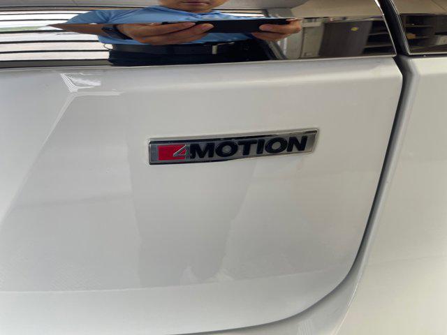 Photo of 2021 Pure White Volkswagen Atlas