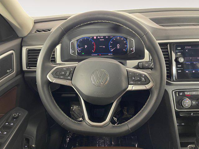 Photo of 2021 Pure White Volkswagen Atlas