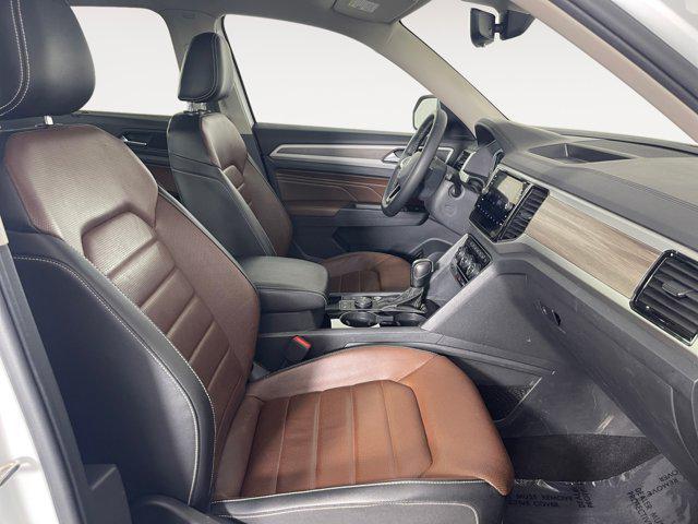 Photo of 2021 Pure White Volkswagen Atlas
