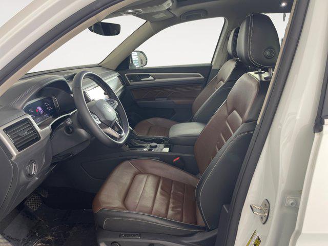 Photo of 2021 Pure White Volkswagen Atlas