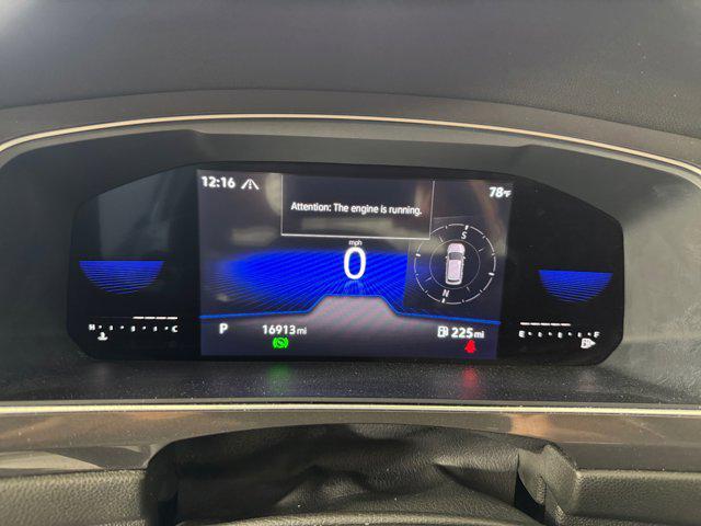 Photo of 2022 Pure White Volkswagen Tiguan