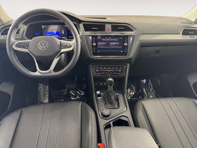 Photo of 2022 Pure White Volkswagen Tiguan